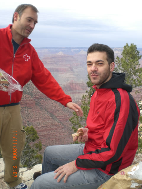 ¿Que hacen dos fí­sicos en el Canon del Colorado?