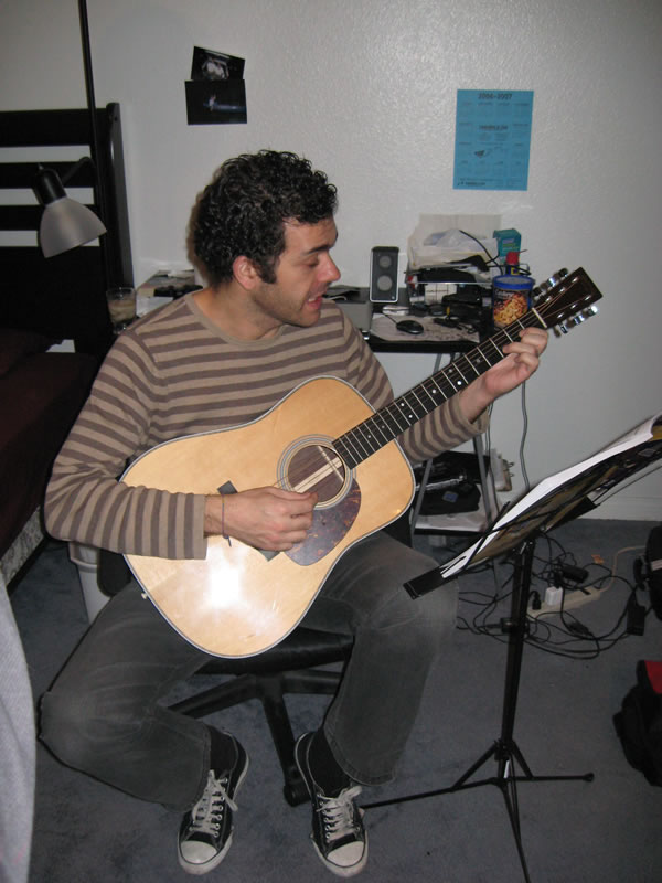 Yo con mi Martin HD-28 Yo con mi Martin HD-28