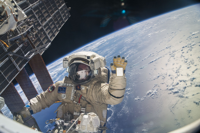 Paseo espacial del Cosmonauta Sergey Ryazanskiy en la Estación Espacial Internacional